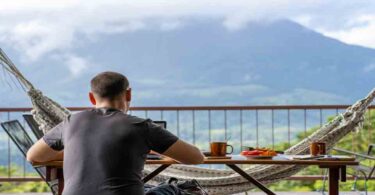 Thriving in the World of Remote Work: Unleashing the Digital Nomad Lifestyle